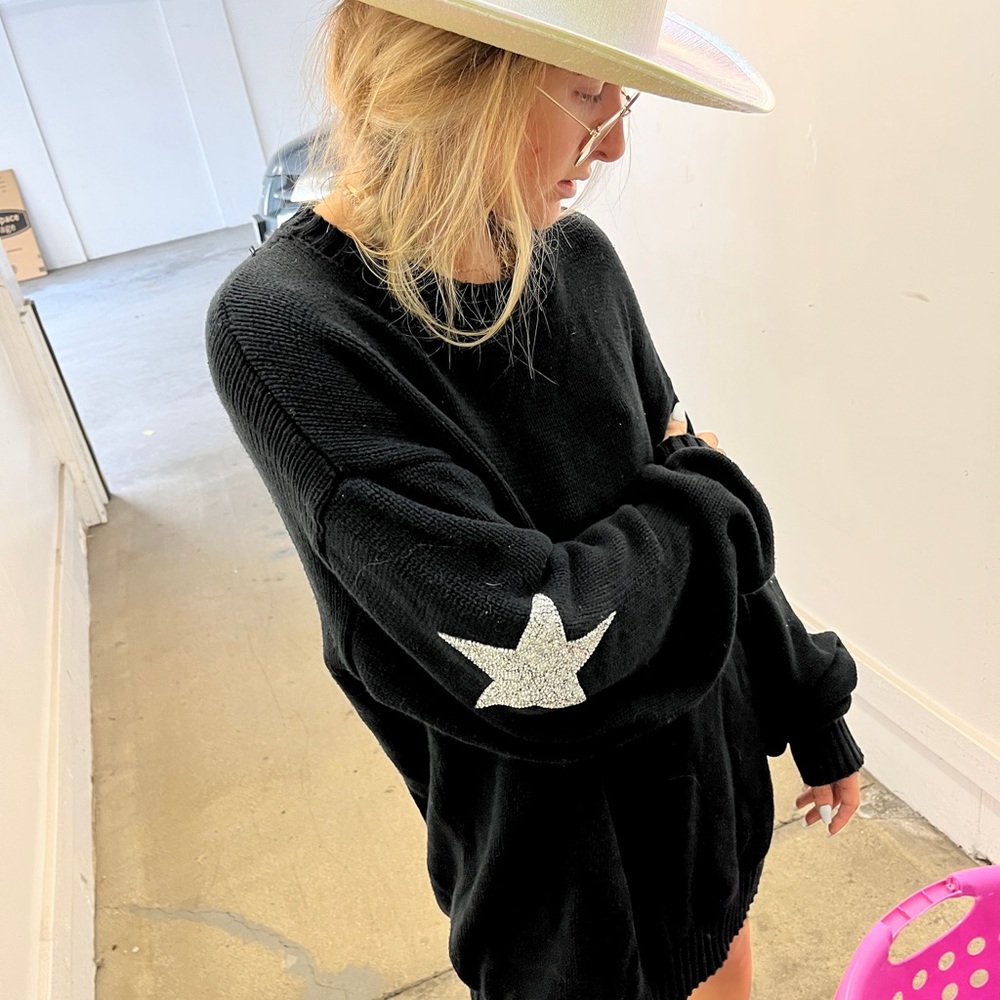 ADORABLE LF oversized chunky knit sweater with stars on elbows